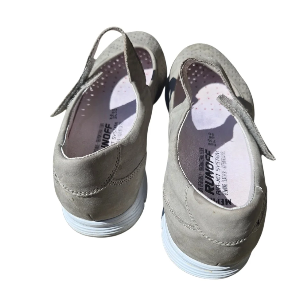 Women’s Mephisto Yelina Size 10 Perforated Flats‎ in Cloud Bucksoft